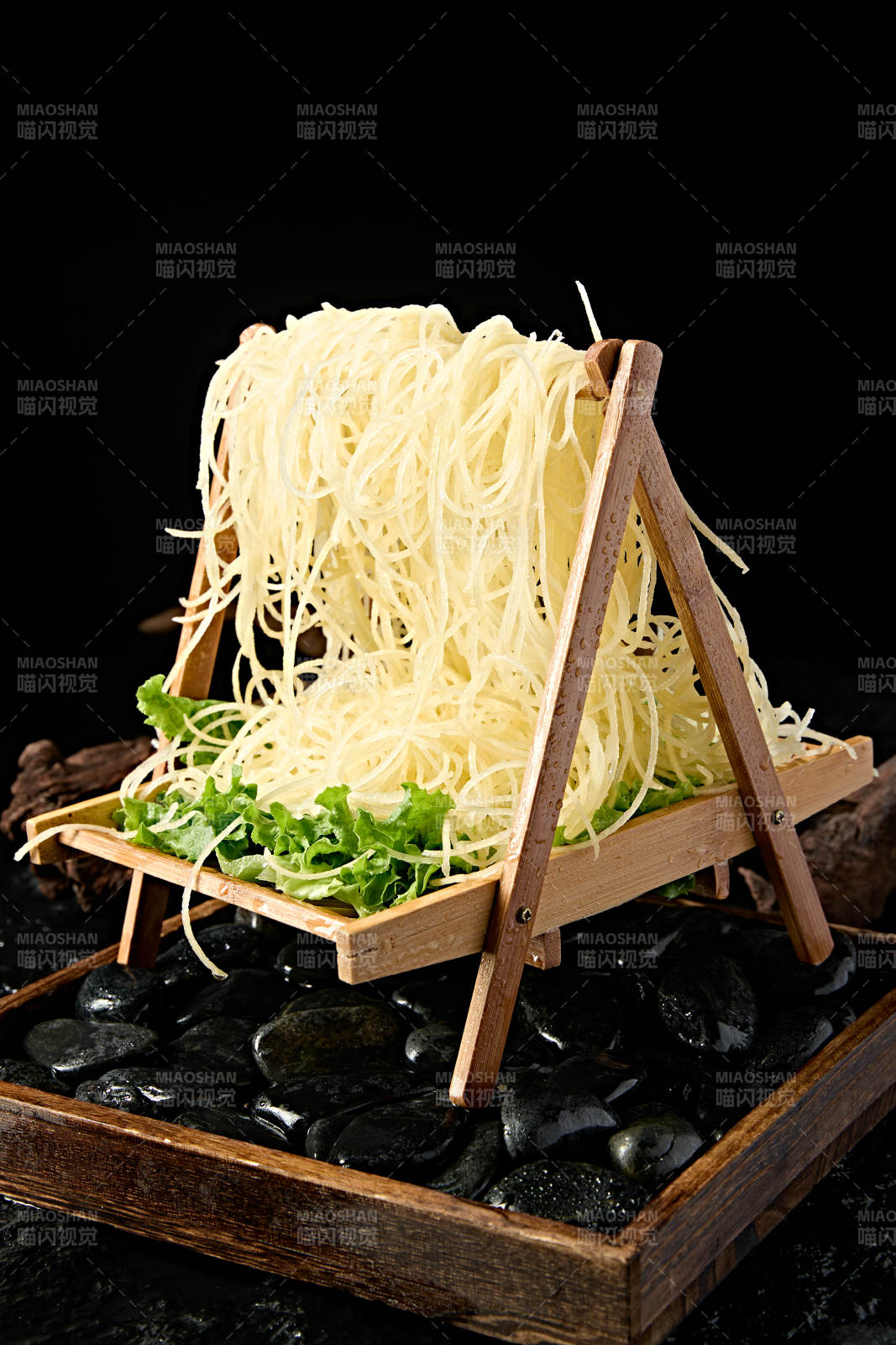 美味火锅食材晾干鲜切土豆丝图片