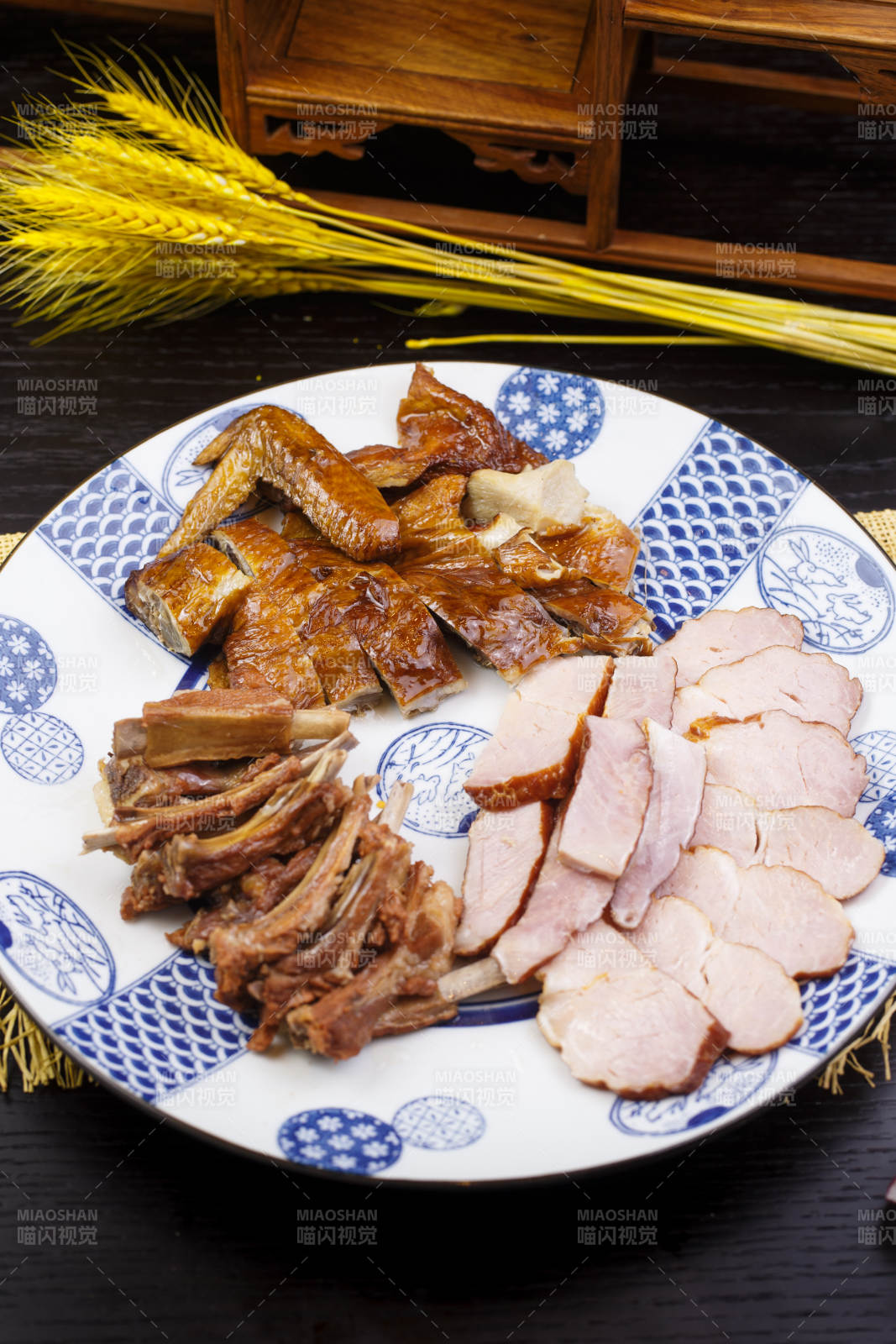 鸭翅鸭胗鸭胸拼图片