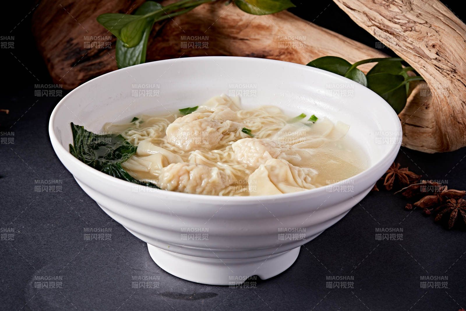 港式茶餐馄饨面图片