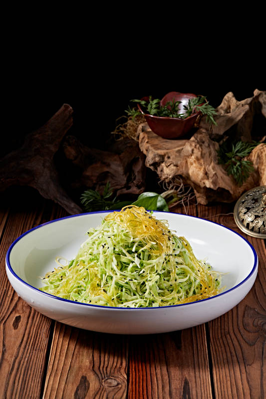 海蜇丝凉拌包菜图片