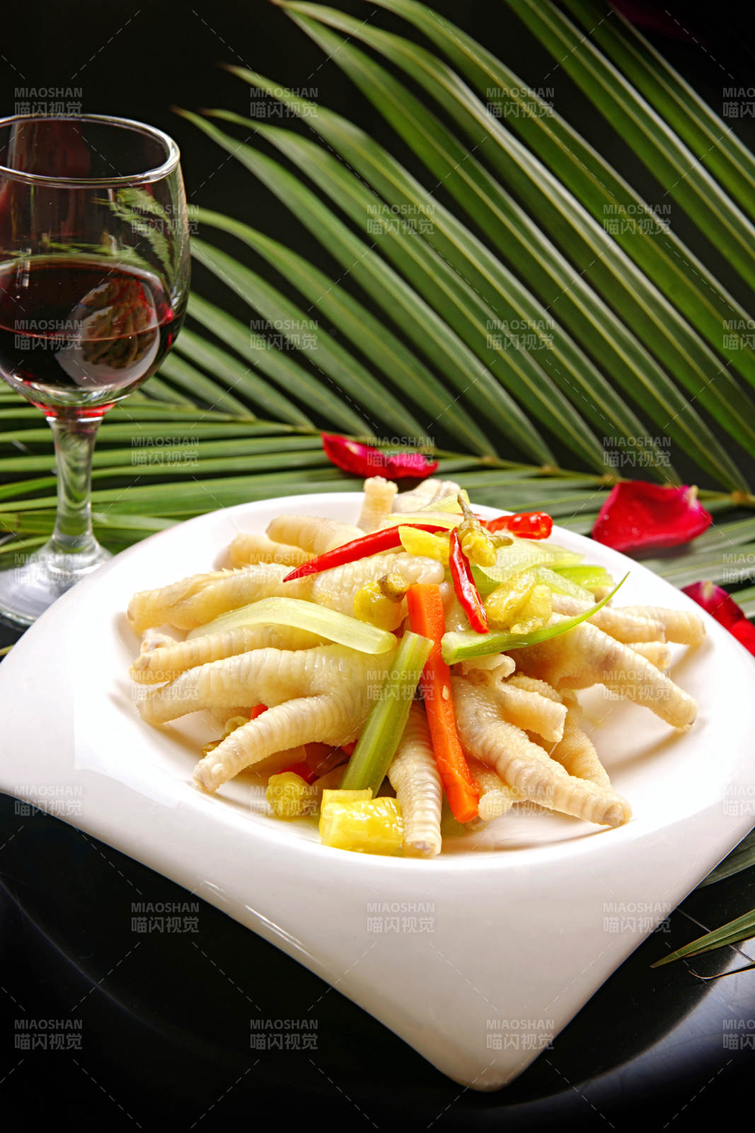 老坛泡椒凤爪图片