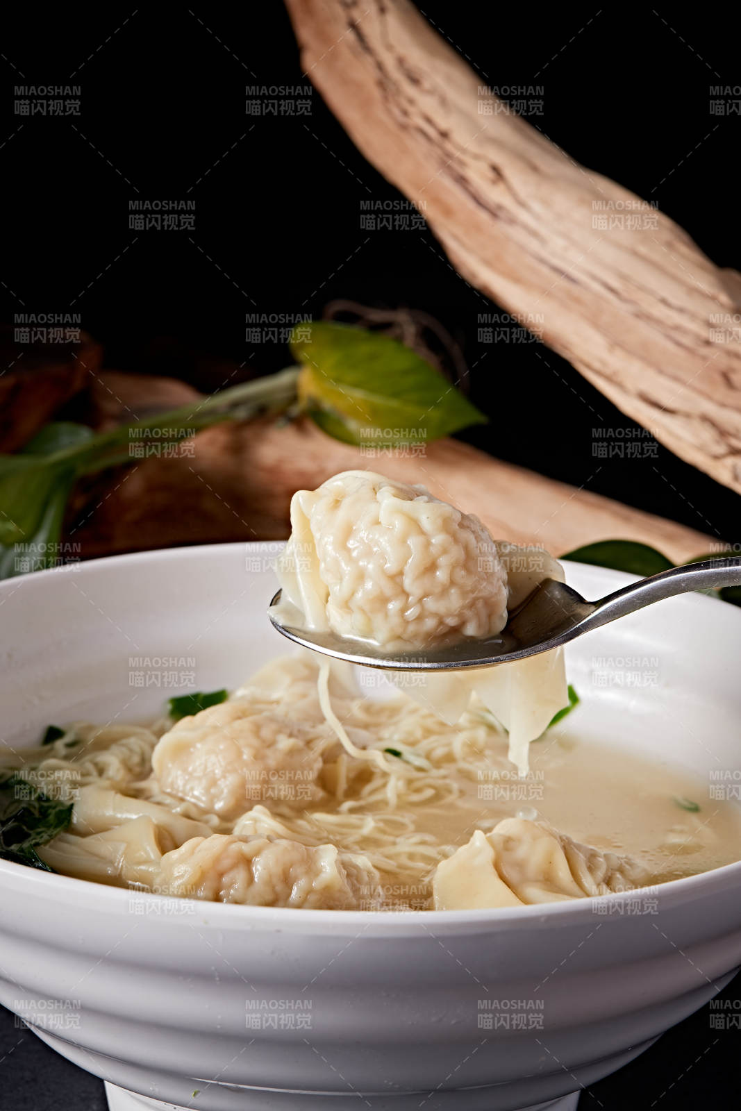 港式茶餐馄饨面图片