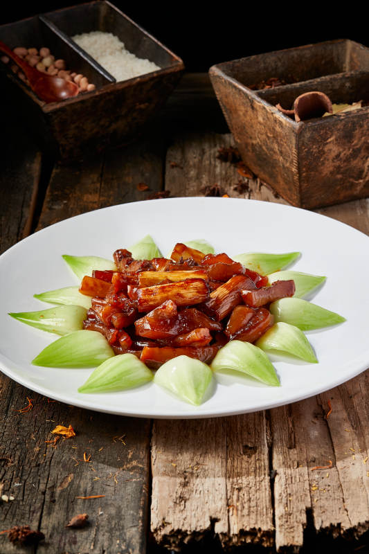 传统鲁菜葱烧蹄筋图片