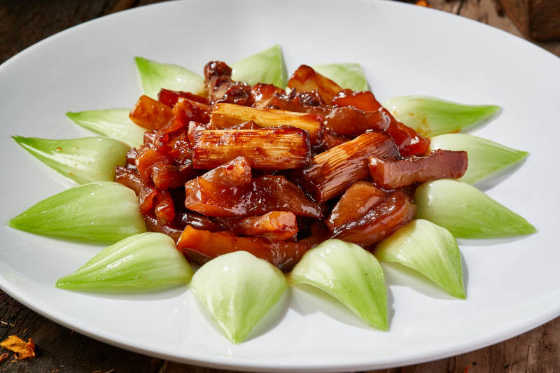 传统鲁菜葱烧蹄筋图片