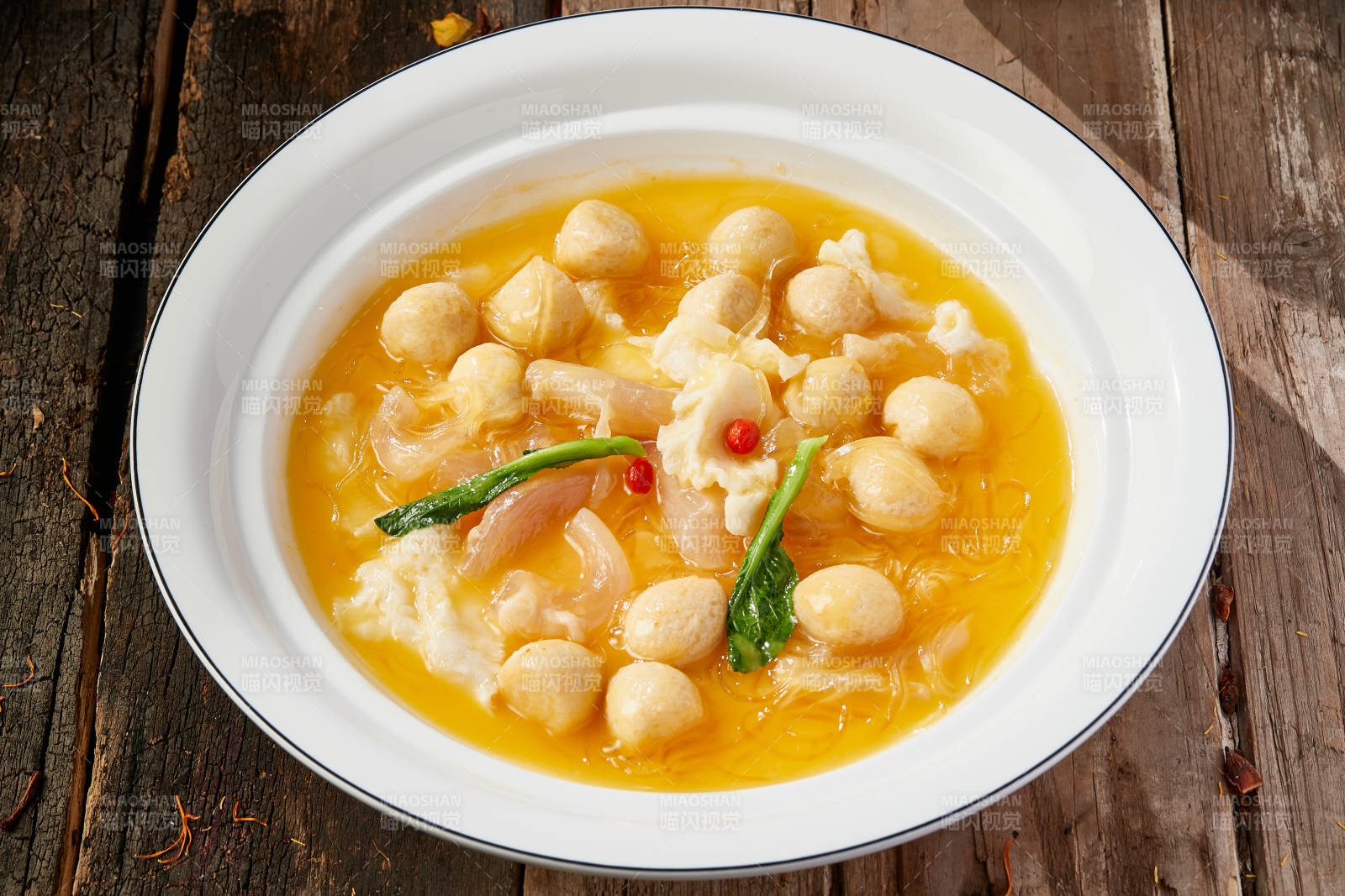 美味鱼鲜浓汤四宝图片