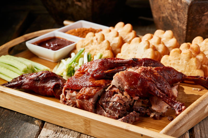 脆皮香酥鸭配油炸花馍图片