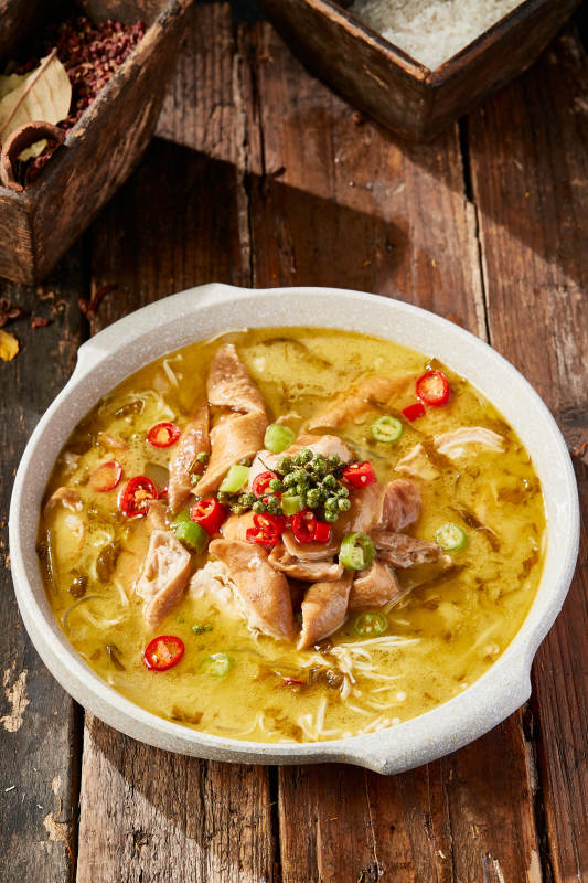 酸汤椒麻香辣肥肠图片