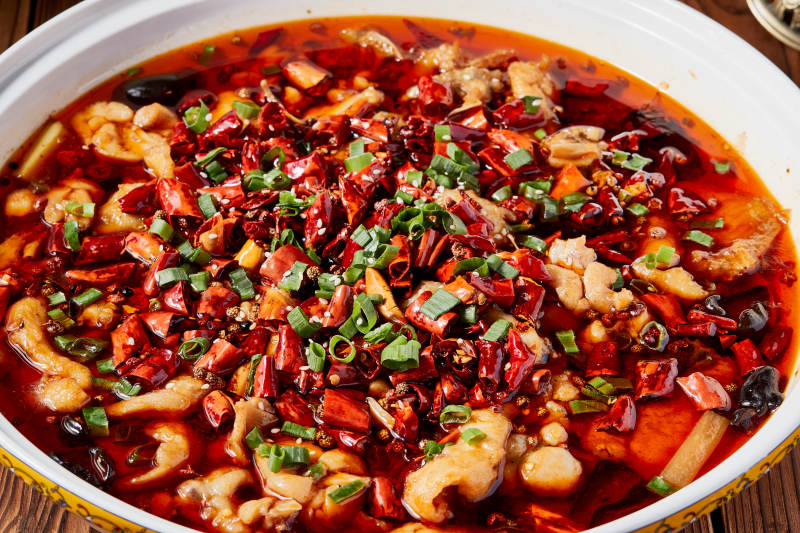 香辣水煮牛蛙草鱼片图片