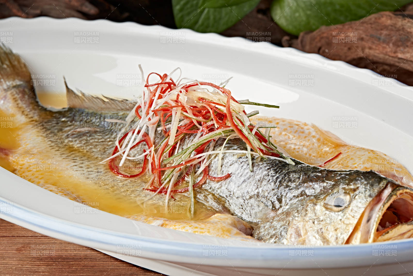 清蒸浓汤大黄鱼图片