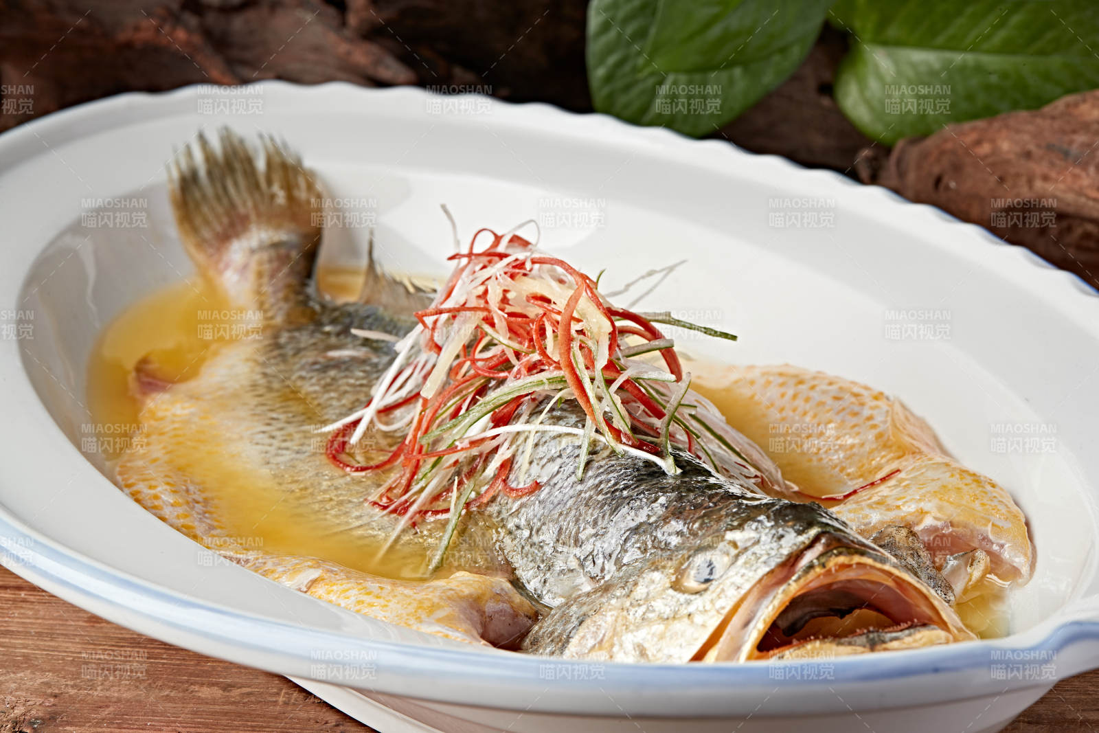 清蒸浓汤大黄鱼图片