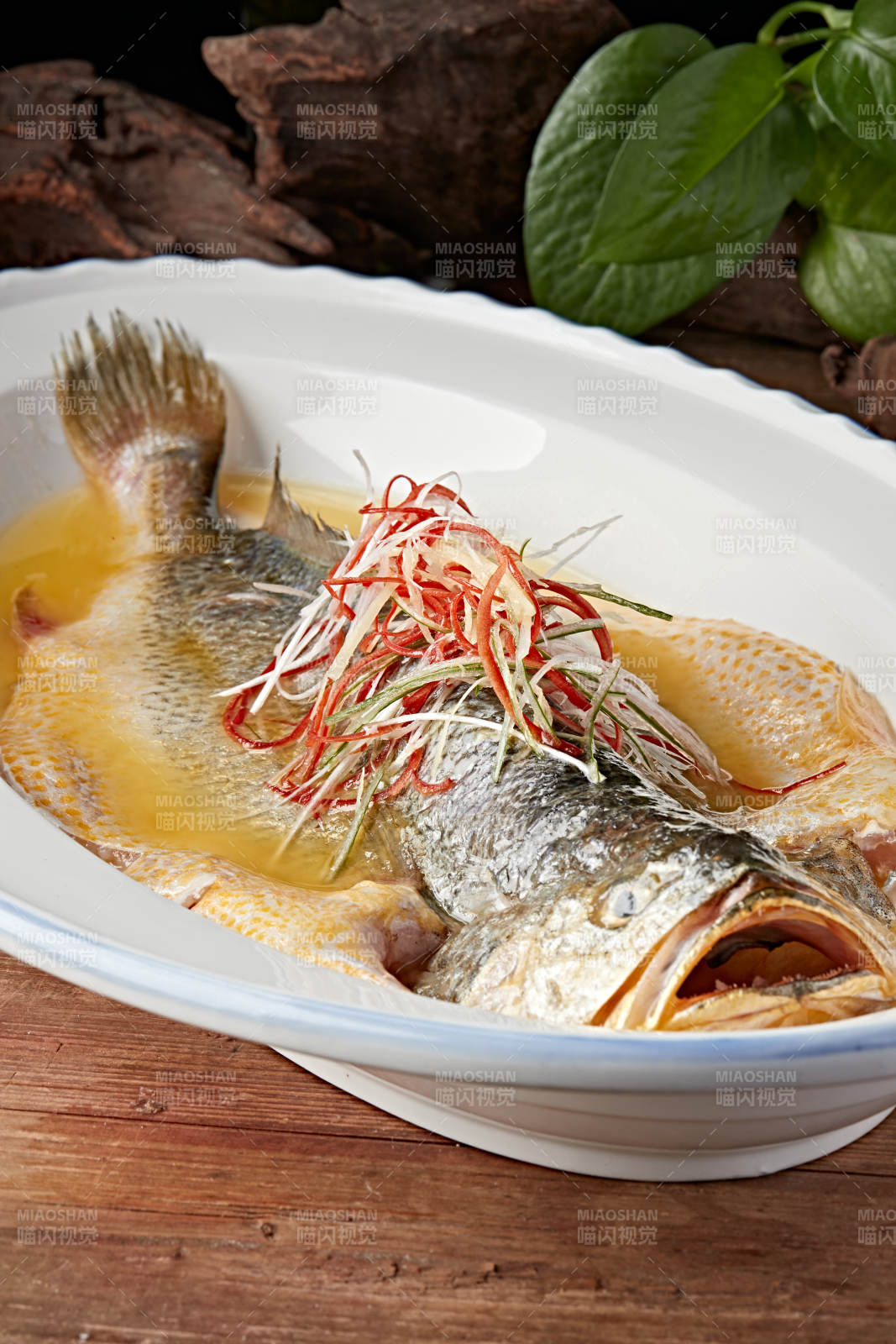 清蒸浓汤大黄鱼图片