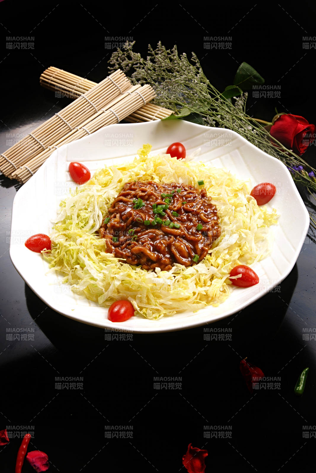 京酱鸭配白菜丝图片