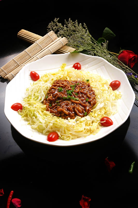 京酱鸭配白菜丝图片