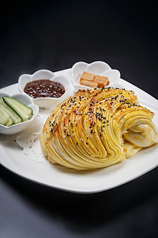 烘烤麻油大花卷图片