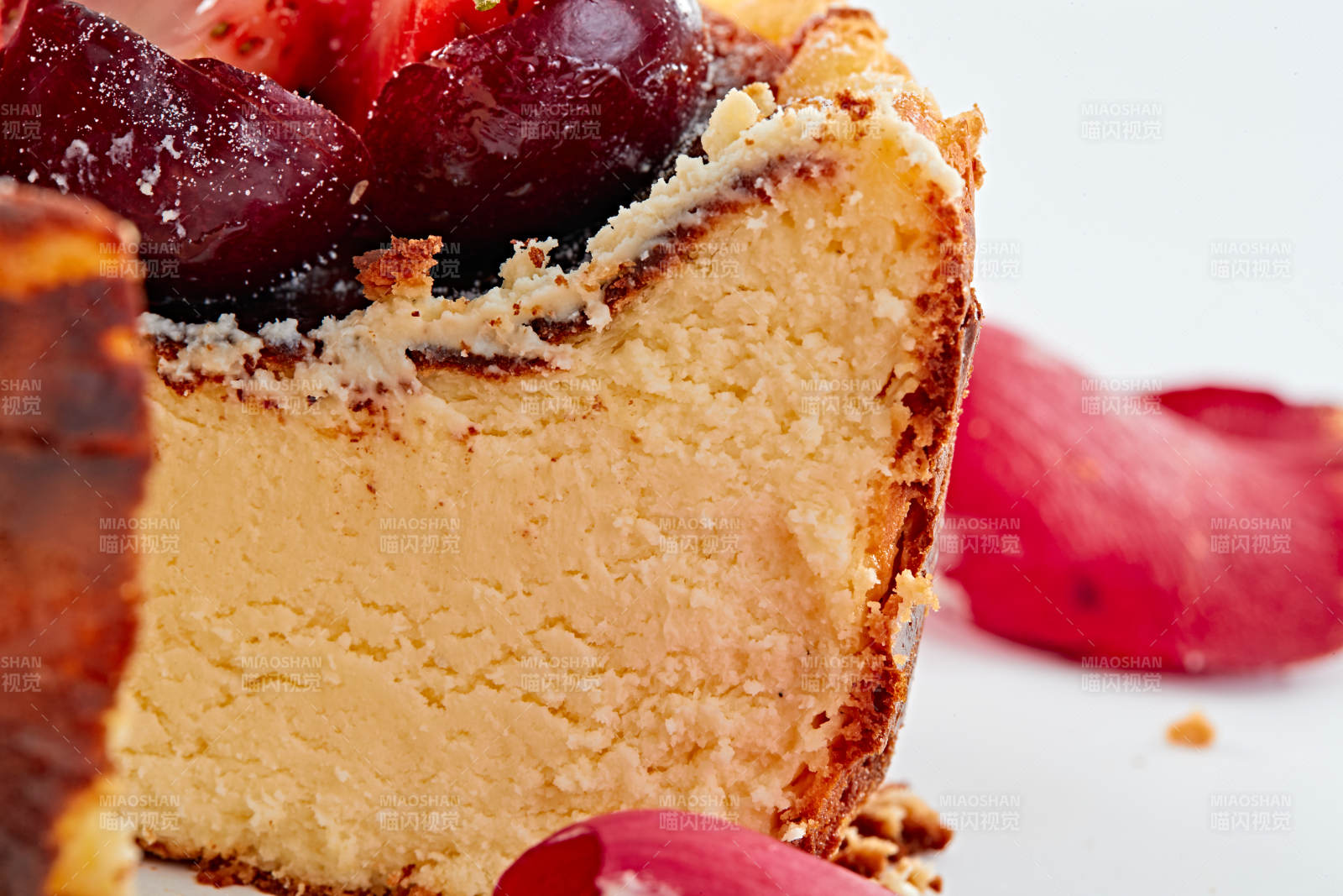 巴斯克芝士风暴鲜果乳酪蛋糕图片