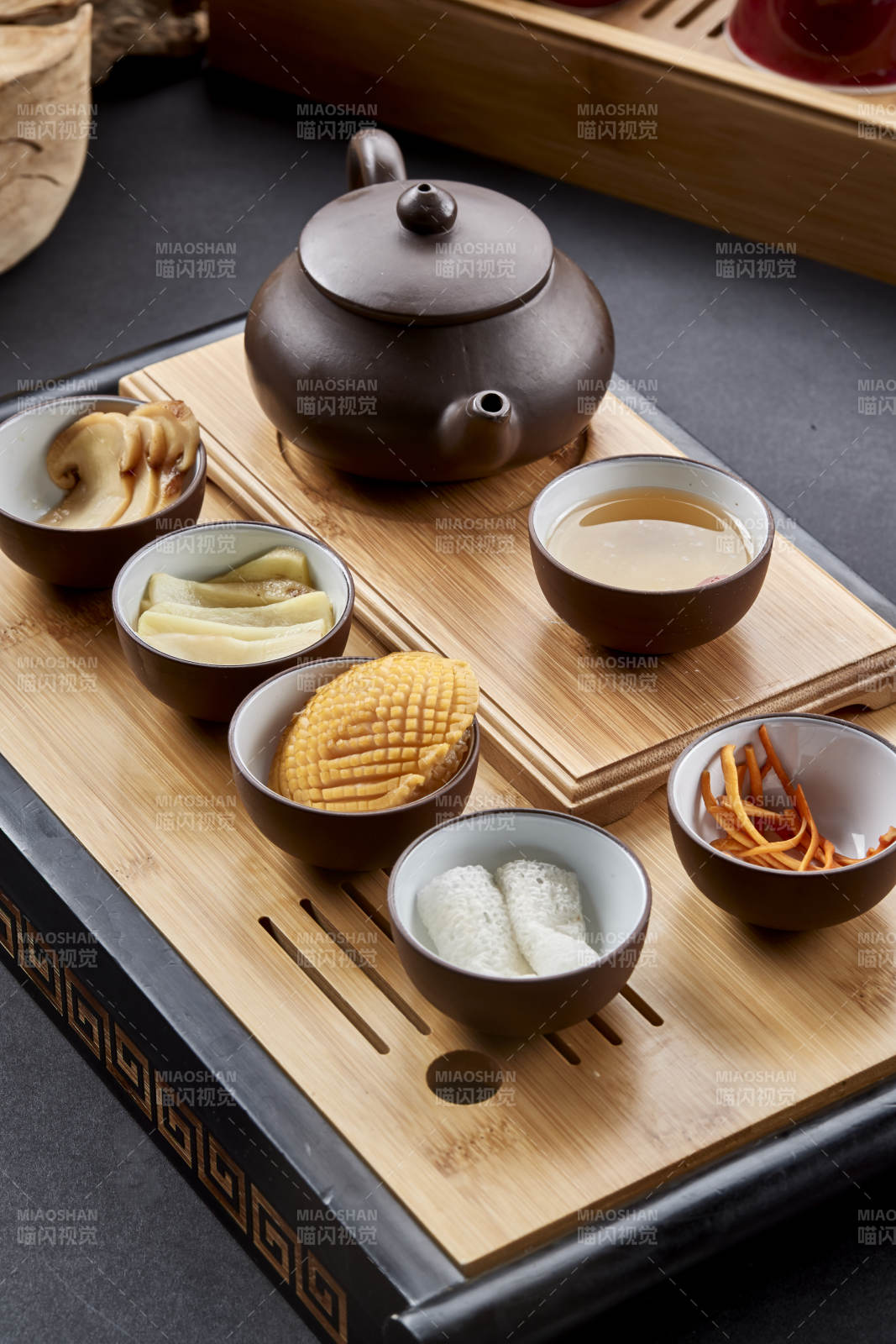 滋补功夫茶—松茸杏鲍菇鲜鲍竹荪虫草花枸杞图片