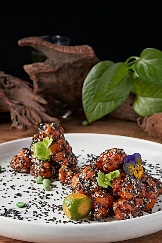 芝麻炸糖醋炸鸡丁图片