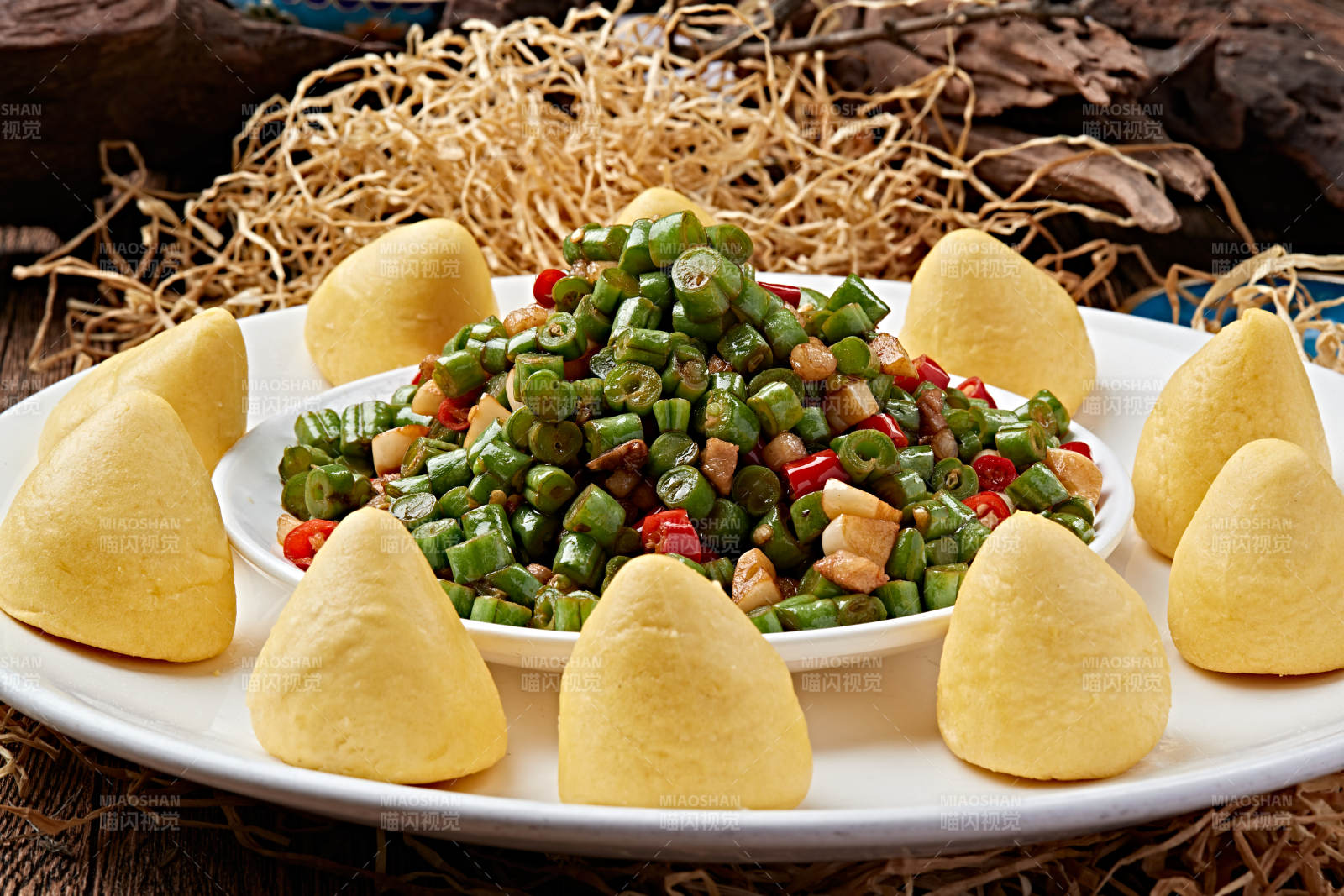 肉粒蒜香豆角小窝头图片