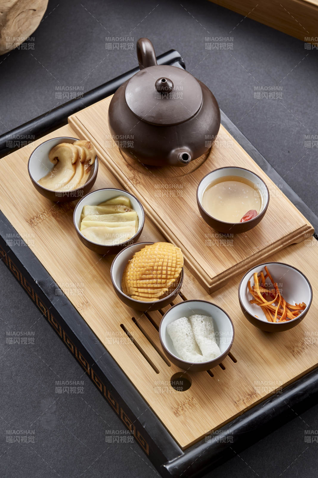 滋补功夫茶—松茸杏鲍菇鲜鲍竹荪虫草花枸杞图片
