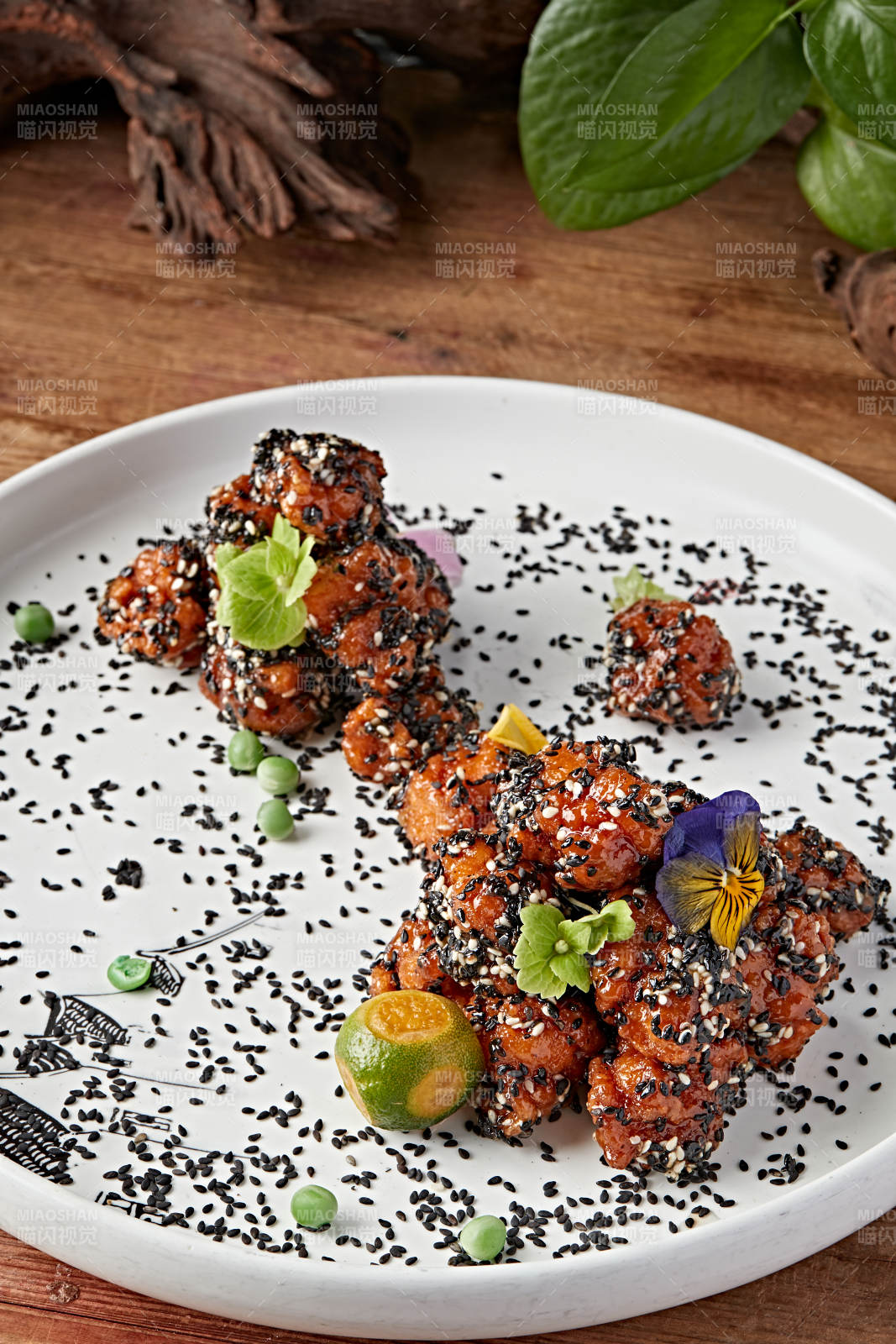 芝麻炸糖醋炸鸡丁图片