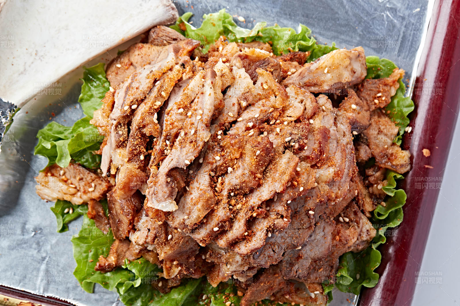 蒙餐炭烤羊腿肉图片