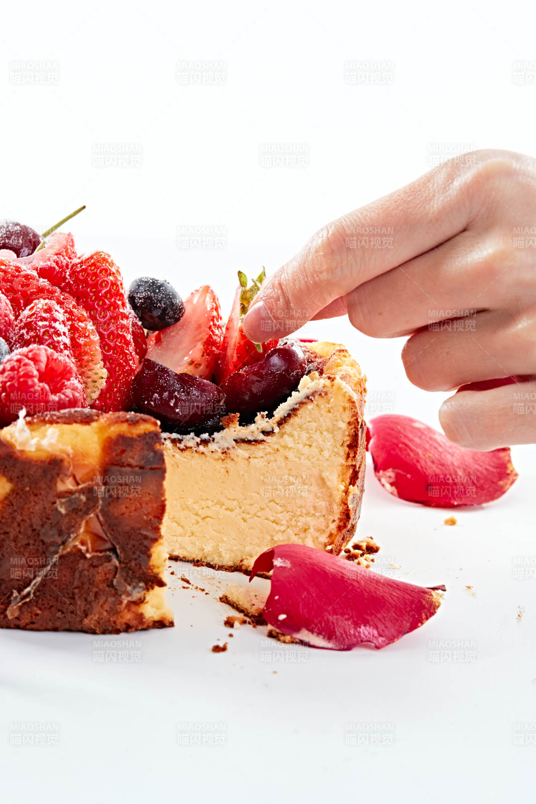 巴斯克芝士风暴鲜果乳酪蛋糕图片