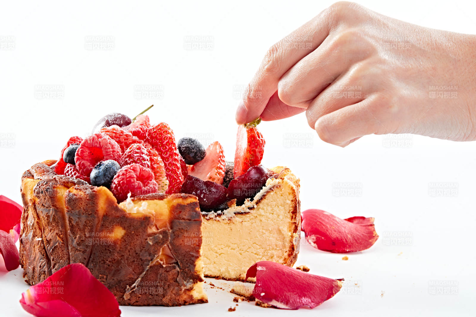 巴斯克芝士风暴鲜果乳酪蛋糕图片