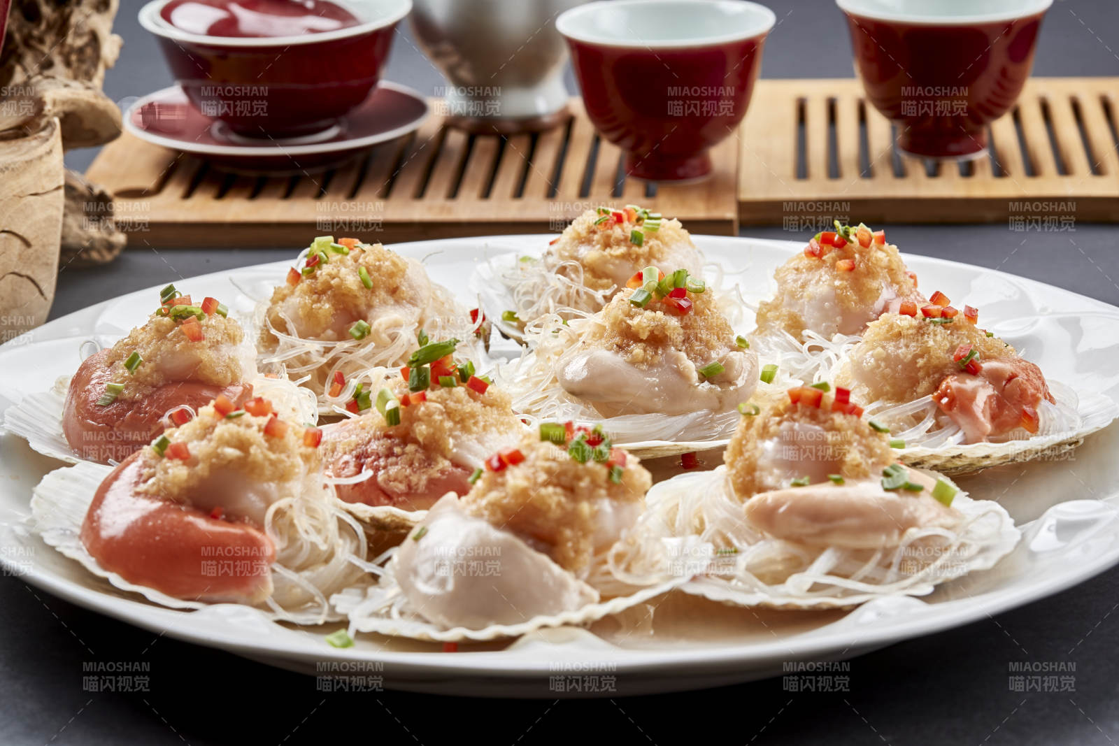 蒜蓉粉丝蒸带黄大扇贝图片