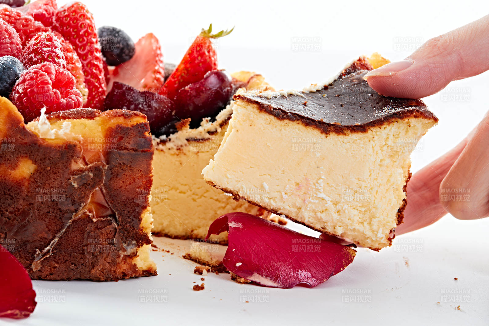 巴斯克芝士风暴鲜果乳酪蛋糕图片