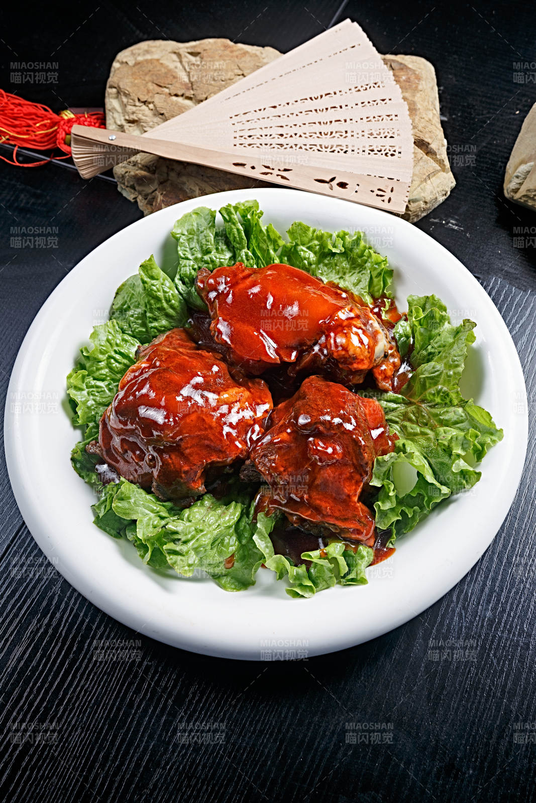 红烧浇汁牛膝骨图片