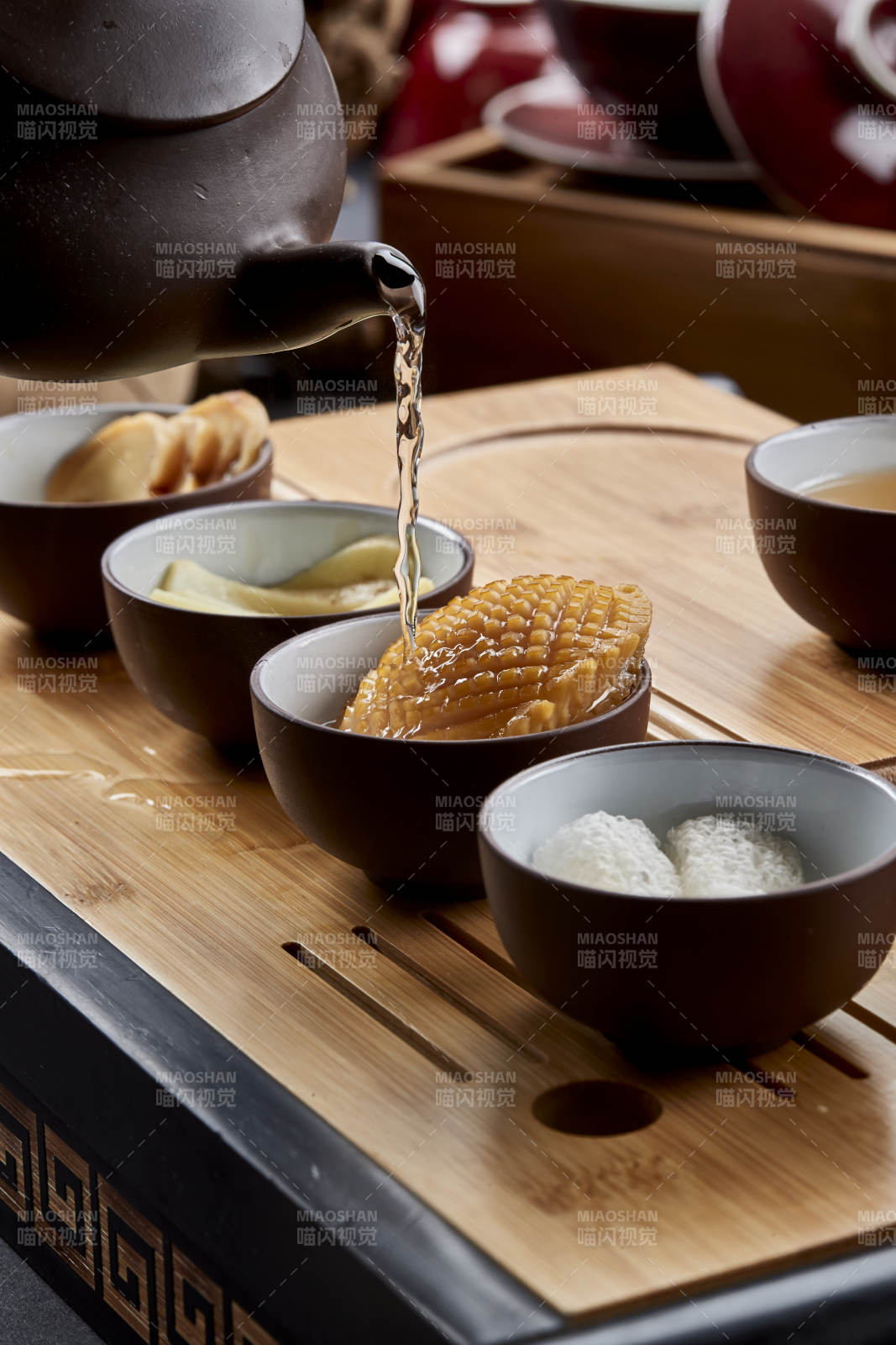 滋补功夫茶—松茸杏鲍菇鲜鲍竹荪虫草花枸杞图片