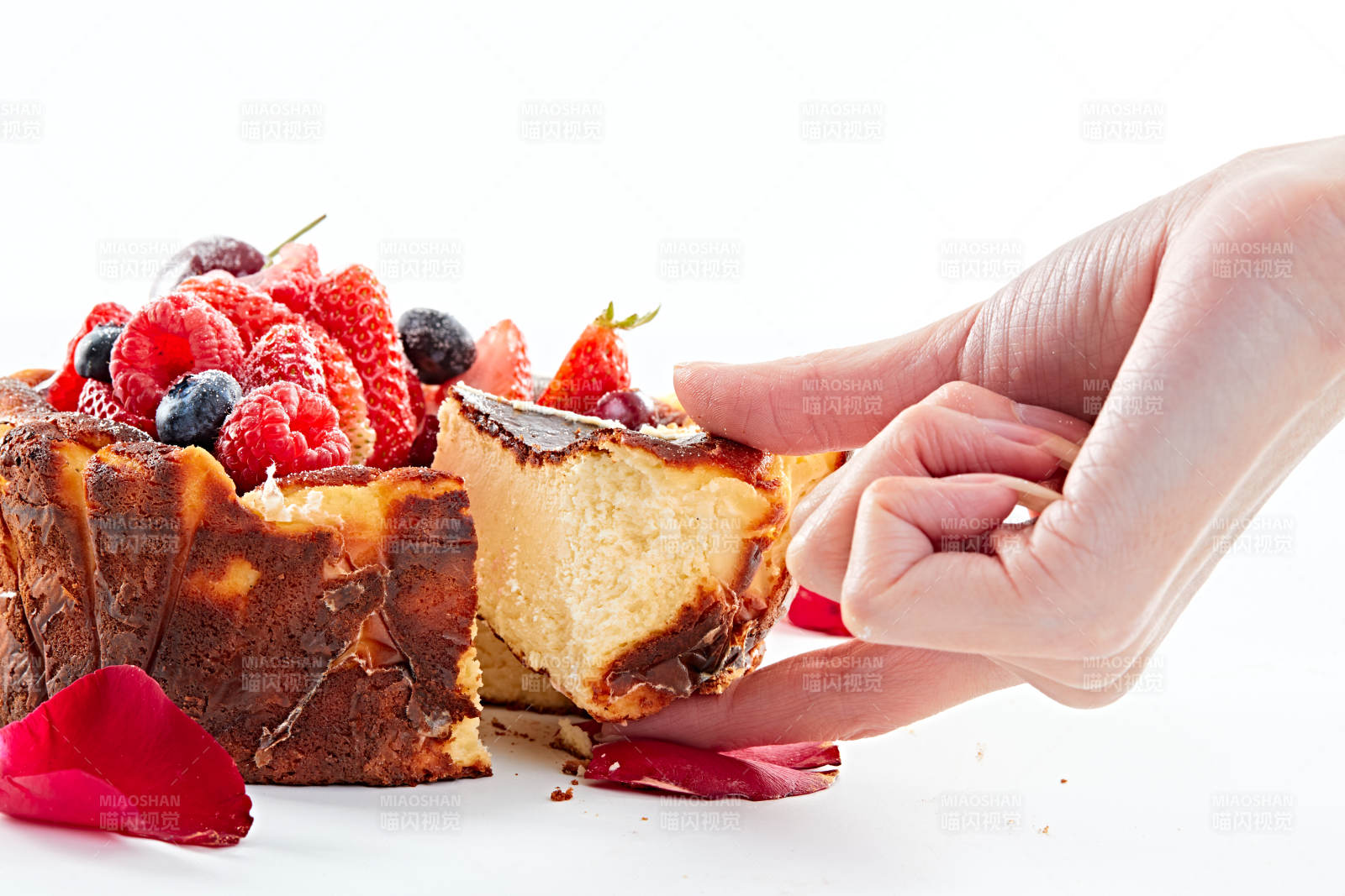 巴斯克芝士风暴鲜果乳酪蛋糕图片
