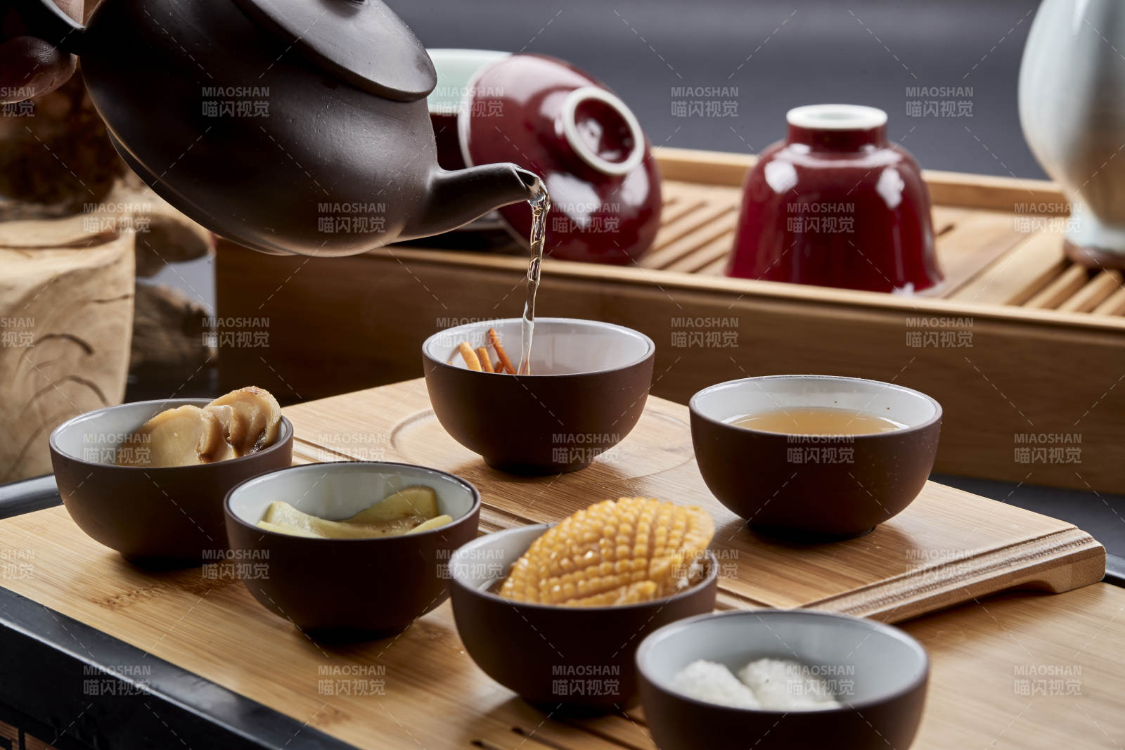 滋补功夫茶—松茸杏鲍菇鲜鲍竹荪虫草花枸杞图片