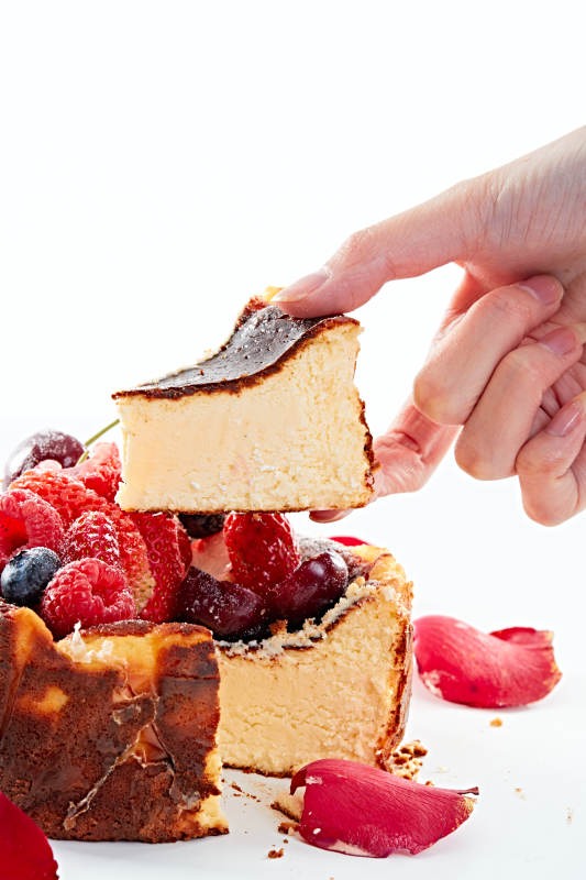 巴斯克芝士风暴鲜果乳酪蛋糕图片