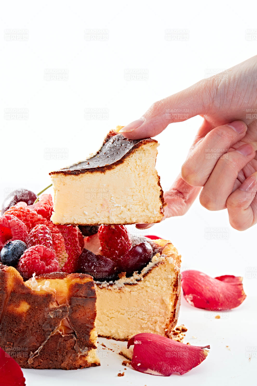 巴斯克芝士风暴鲜果乳酪蛋糕图片