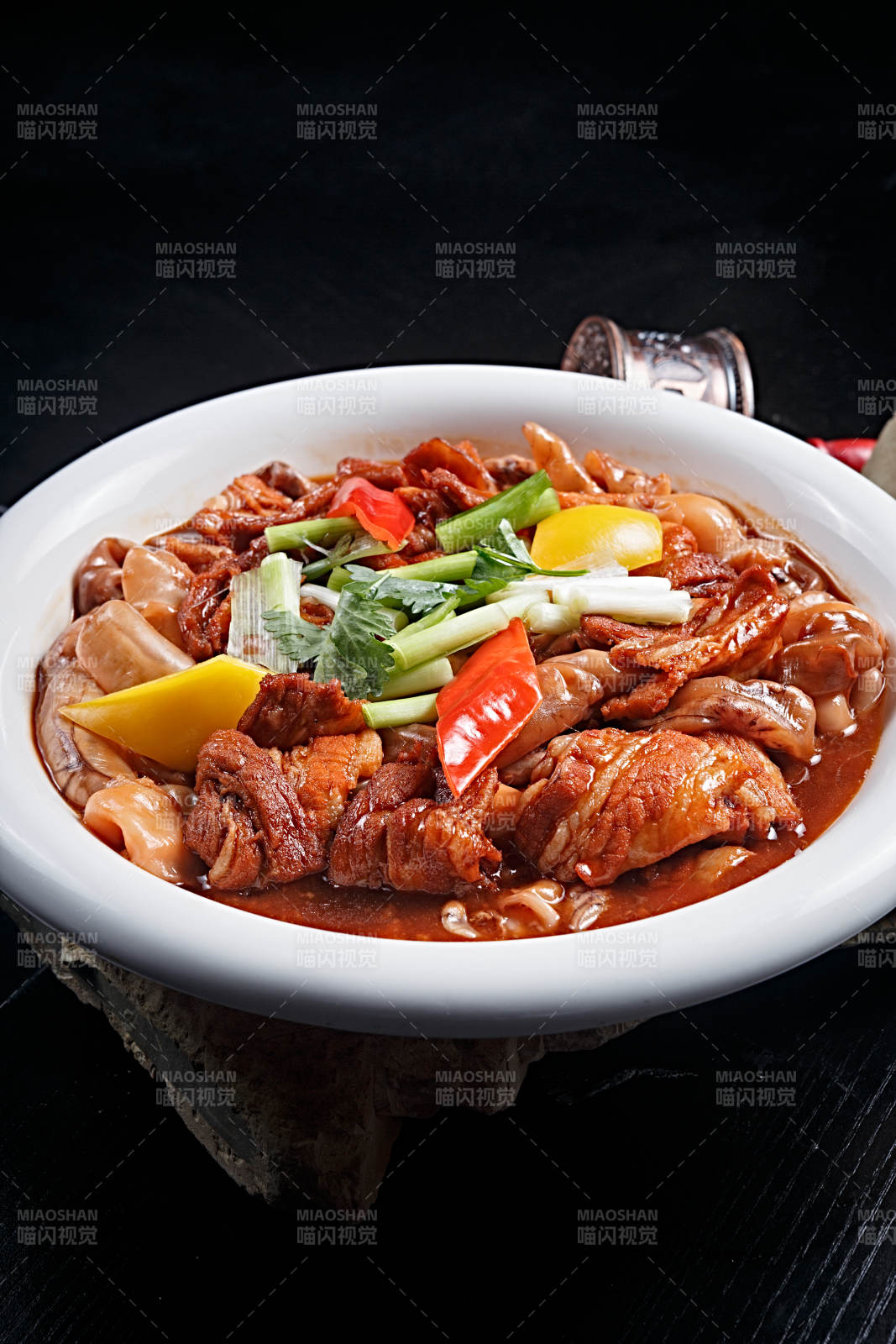 五花猪楠红焖鱼泡图片