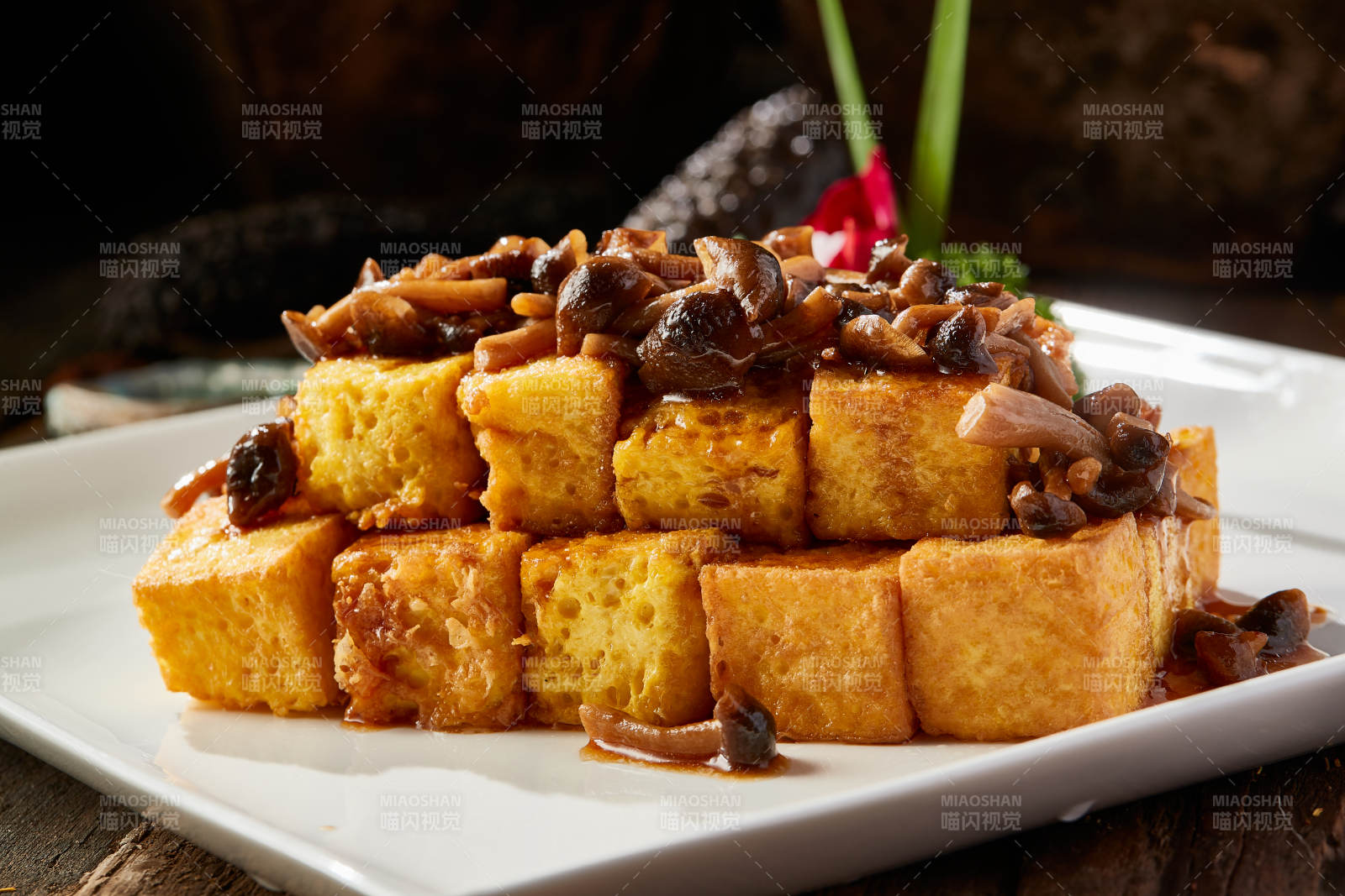 海鲜菇酿鸡蛋鱼肉豆腐图片