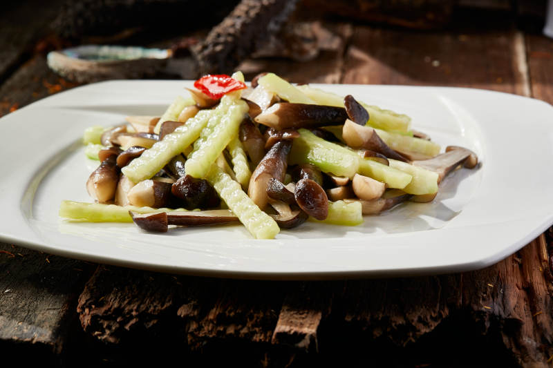 鸡枞菌小炒青莴笋图片