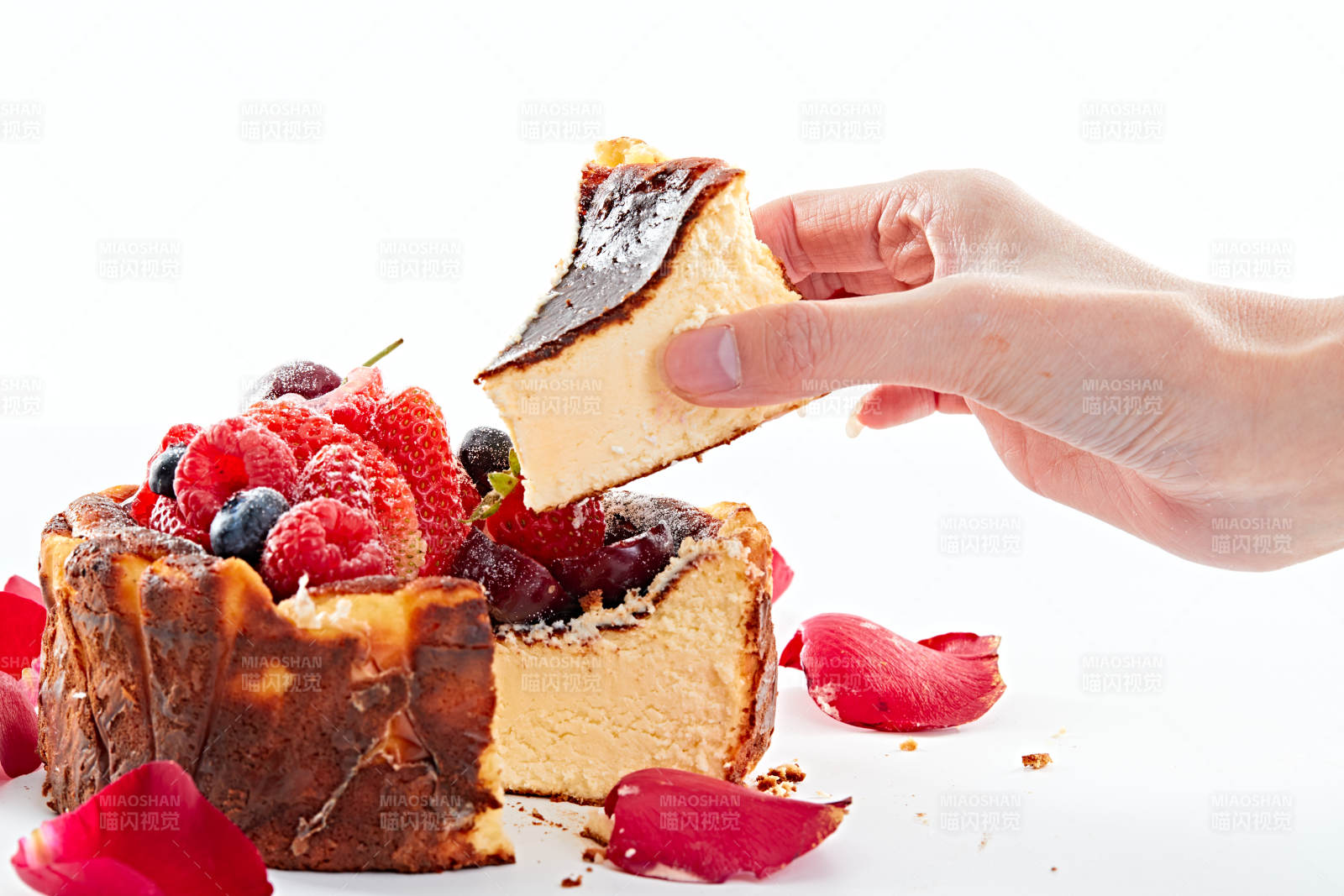 巴斯克芝士风暴鲜果乳酪蛋糕图片