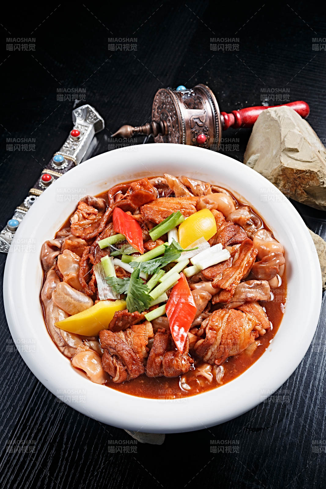 五花猪楠红焖鱼泡图片