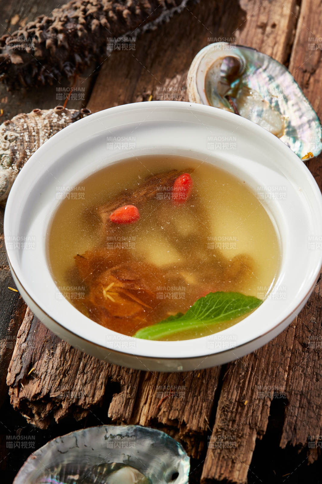 金莲花枸杞松露汤图片