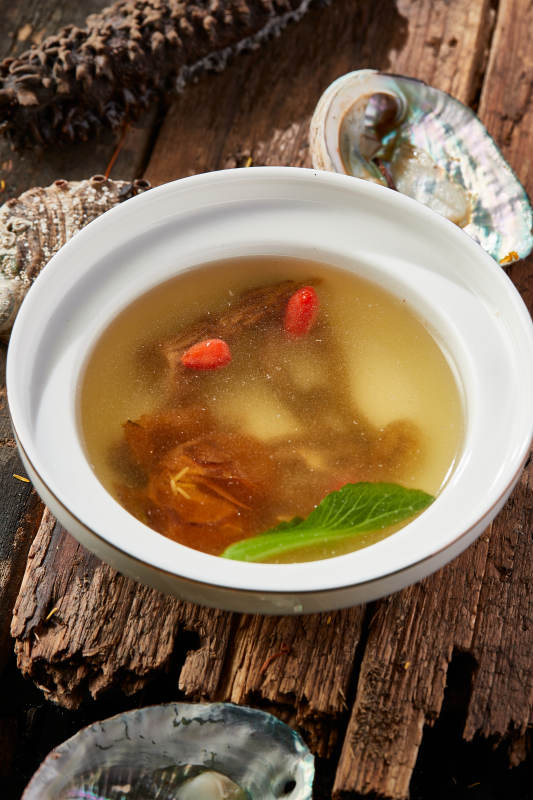 金莲花枸杞松露汤图片