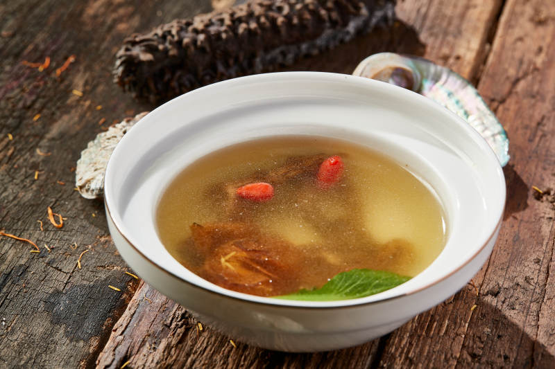 金莲花枸杞松露汤图片