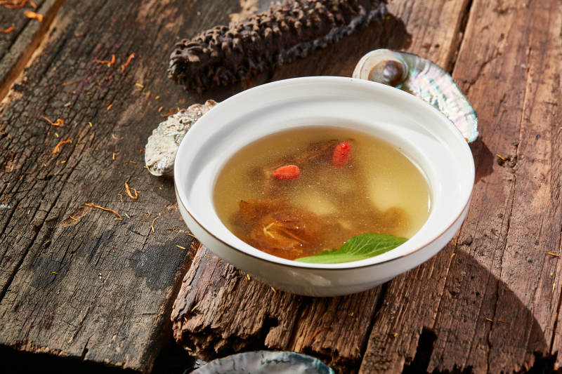 金莲花枸杞松露汤图片