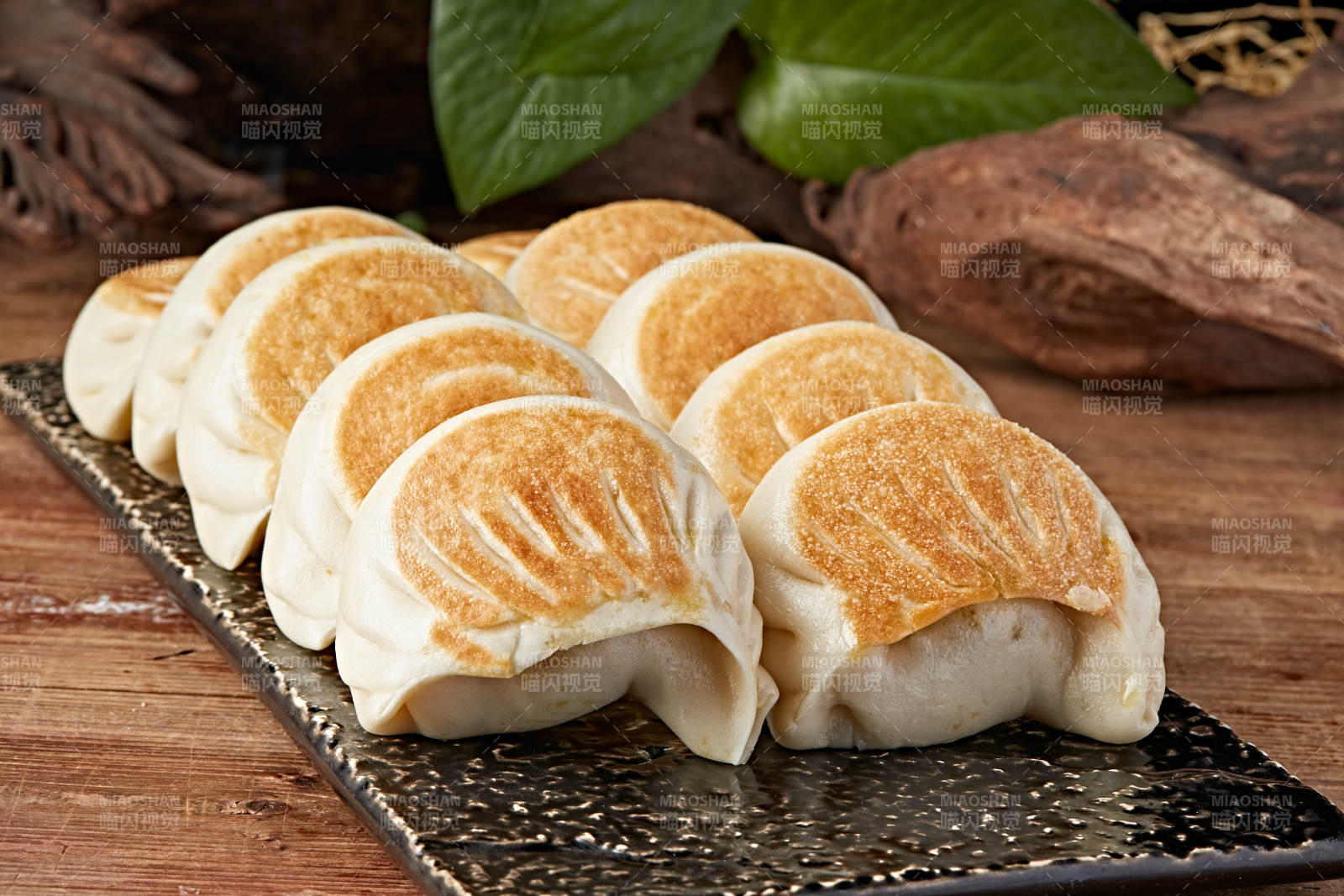 京味儿油煎馅盒子图片