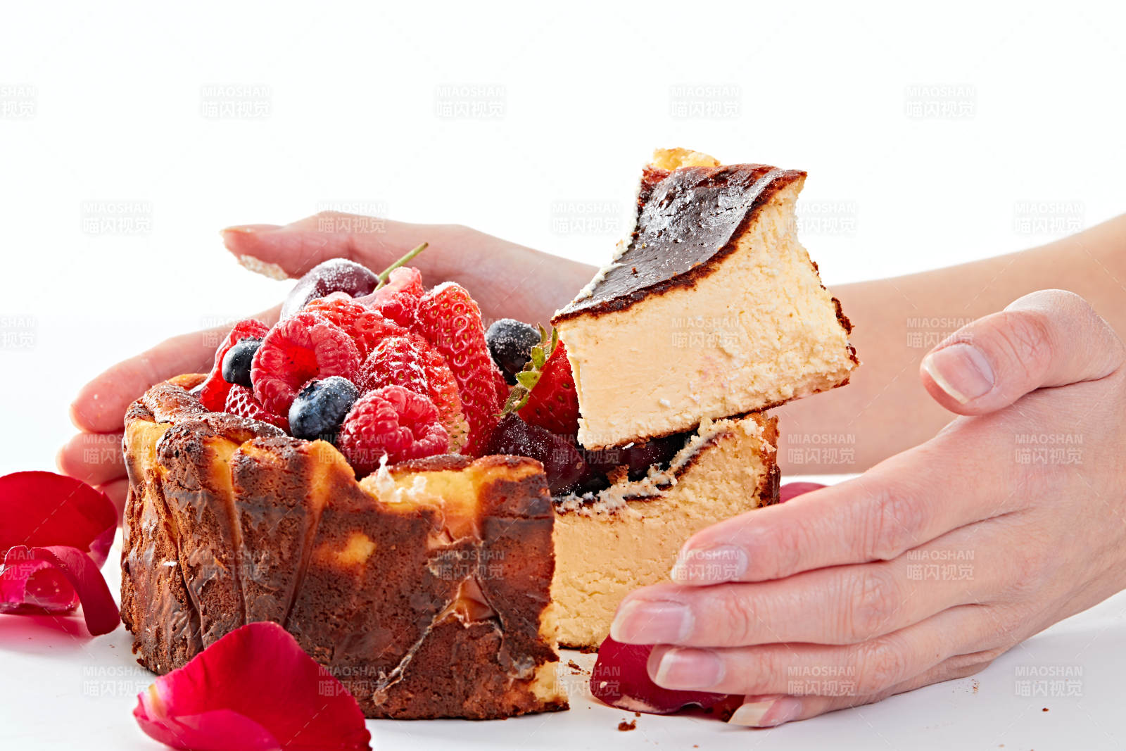 巴斯克芝士风暴鲜果乳酪蛋糕图片