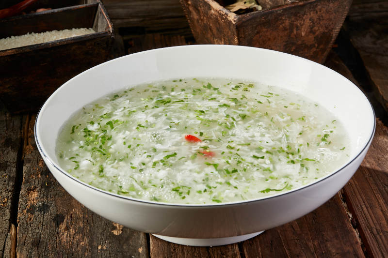 热气腾腾的西湖牛肉羹图片