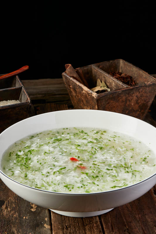 热气腾腾的西湖牛肉羹图片