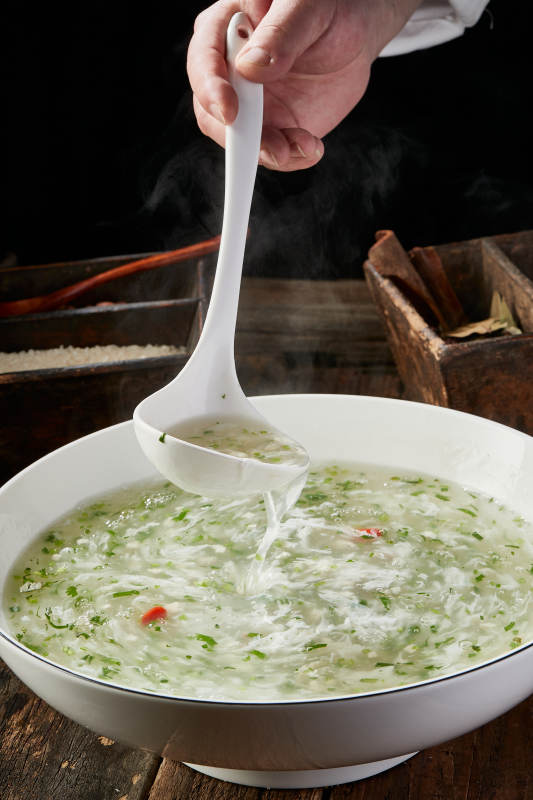 热气腾腾的西湖牛肉羹图片