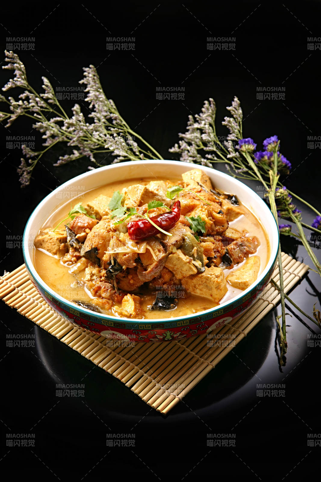 农家鲶鱼炖豆腐图片